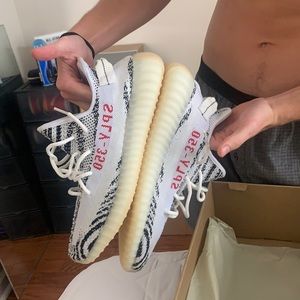 Yeezy boost 350 zebras